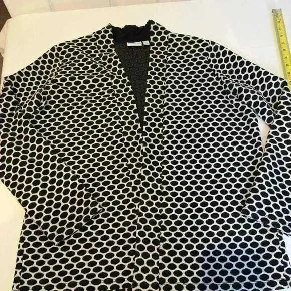 Kim Rogers Black & White Abstract Design Cardigan  (Size XL) - Picture 5 of 8